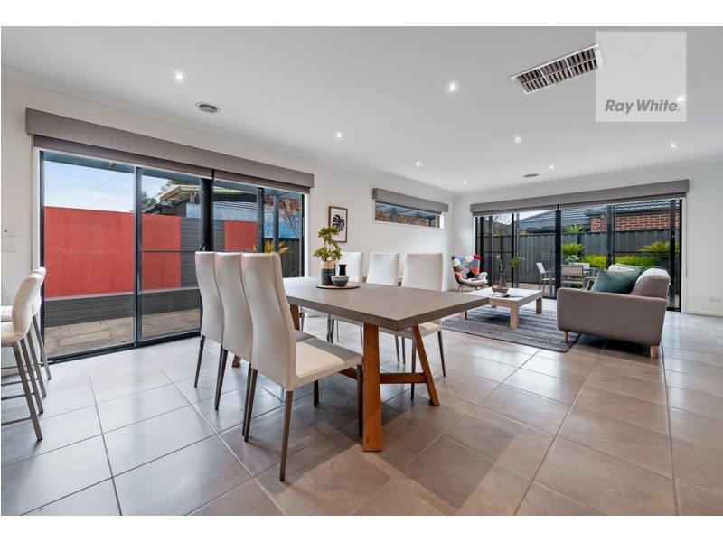 25 Bridgehaven Drive, Craigieburn VIC 3064