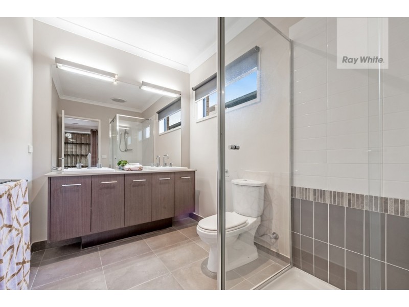 25 Bridgehaven Drive, Craigieburn VIC 3064
