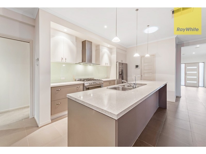 2 St Cloud Green, Craigieburn VIC 3064