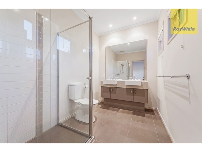 2 St Cloud Green, Craigieburn VIC 3064
