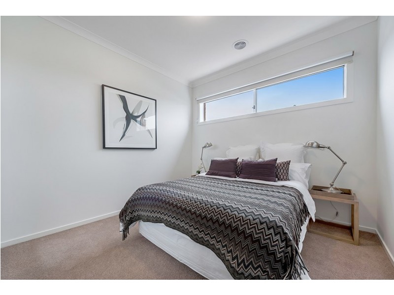 73 Creekbridge Street, Craigieburn VIC 3064