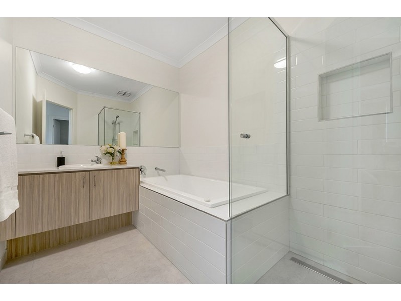 73 Creekbridge Street, Craigieburn VIC 3064