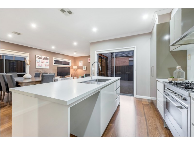 19 Fermont Avenue, Craigieburn VIC 3064