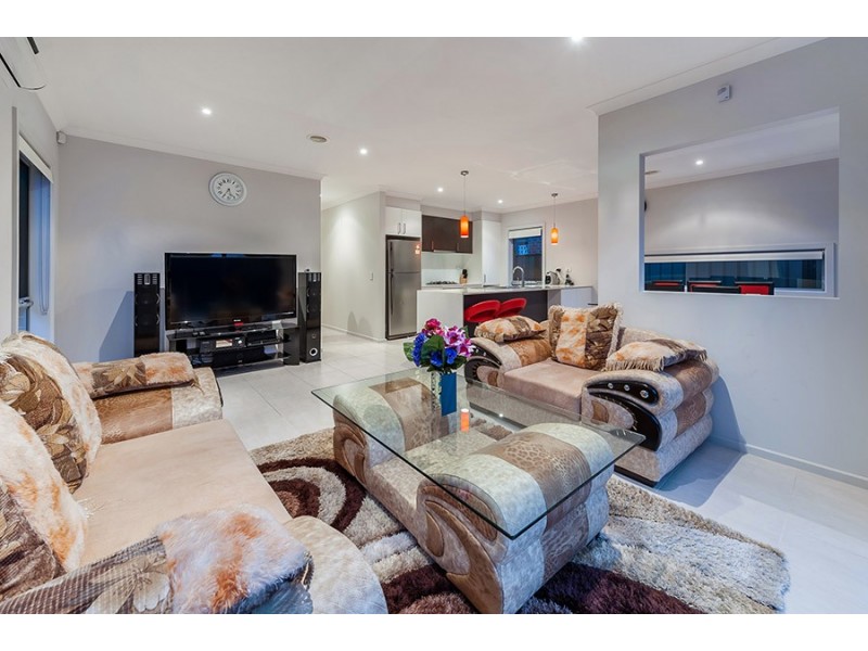 77 Huntington Drive, Craigieburn VIC 3064