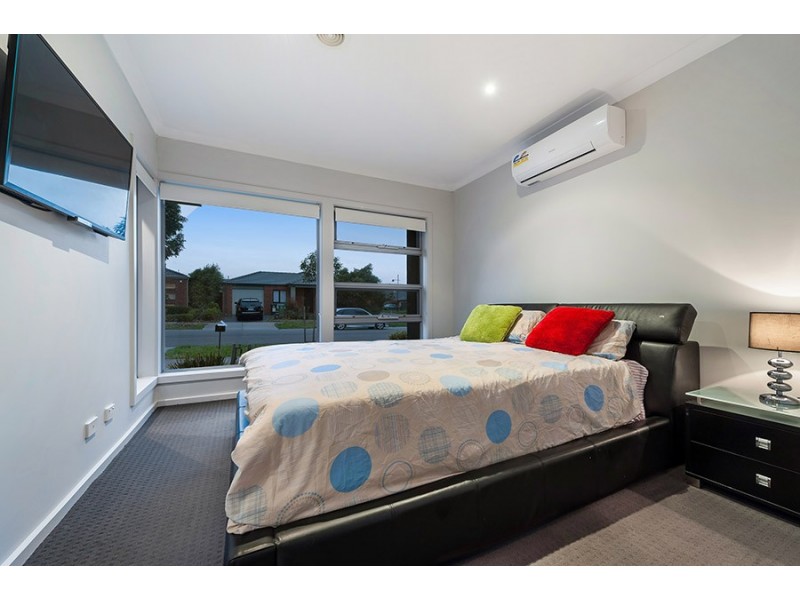 77 Huntington Drive, Craigieburn VIC 3064