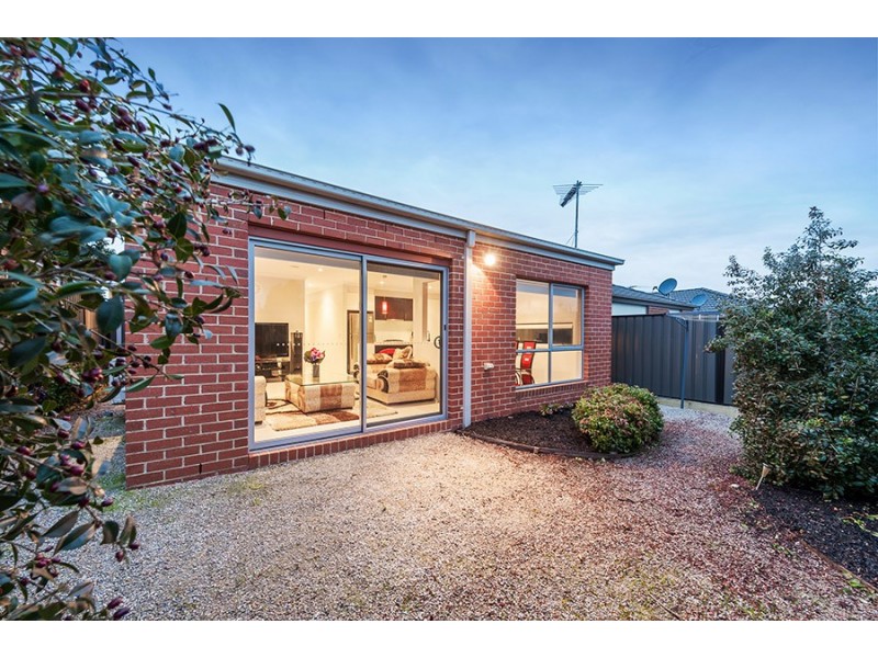 77 Huntington Drive, Craigieburn VIC 3064