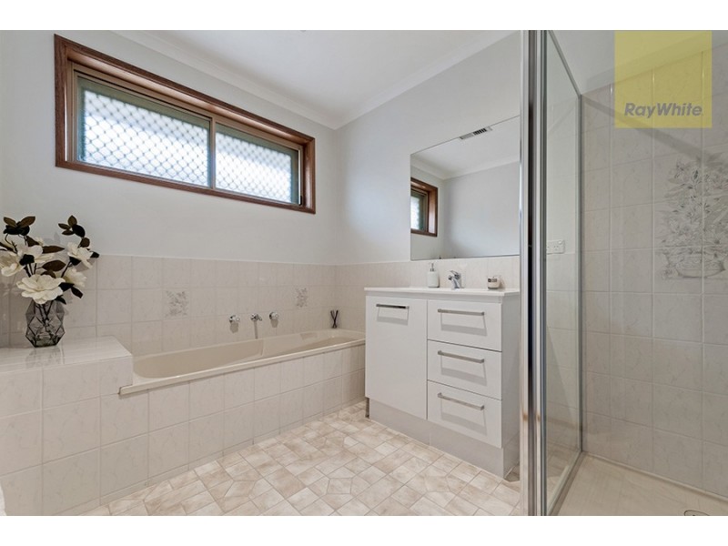 112 Bridgewater Road, Craigieburn VIC 3064