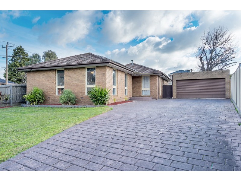 16 Whitley Crescent, Craigieburn VIC 3064