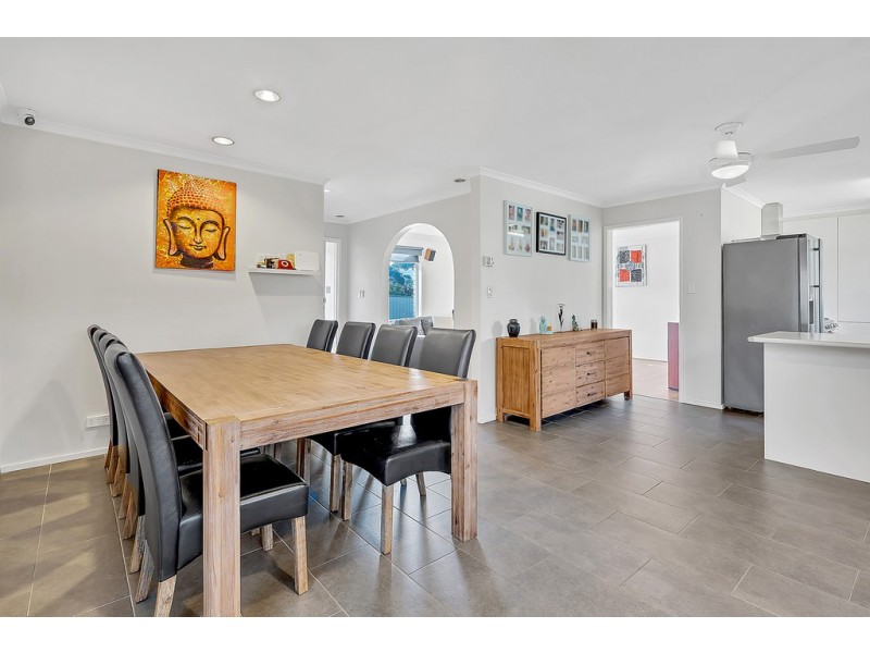 16 Whitley Crescent, Craigieburn VIC 3064