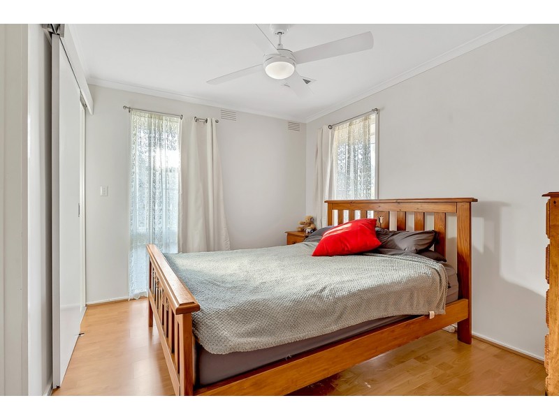16 Whitley Crescent, Craigieburn VIC 3064