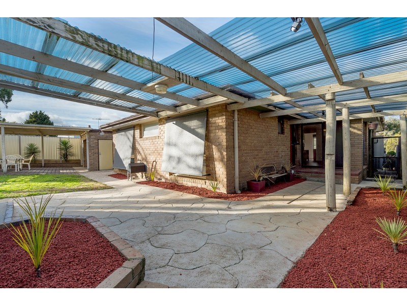 16 Whitley Crescent, Craigieburn VIC 3064