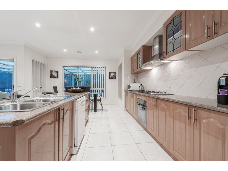 8 Berrima Close, Craigieburn VIC 3064