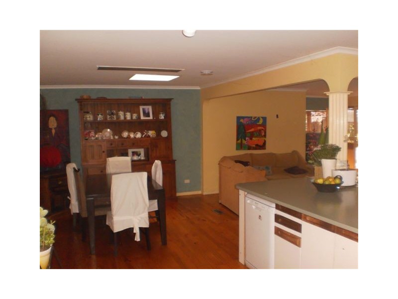 3 Rossdale Street, Craigieburn VIC 3064