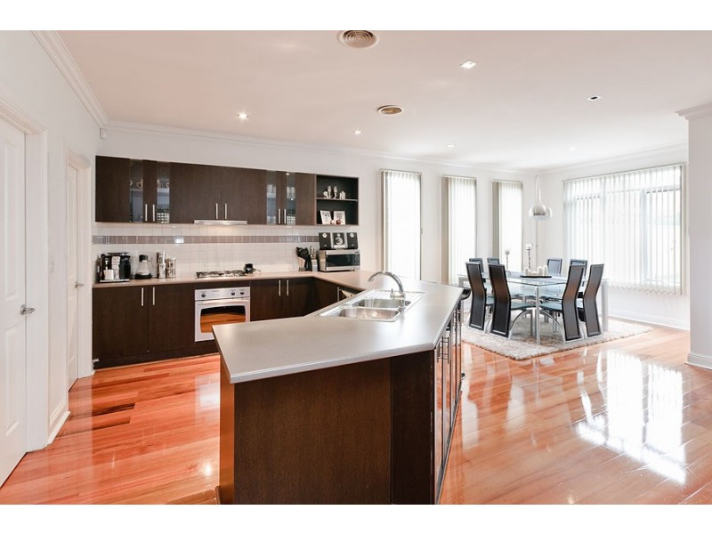 7 Parramatta Walk, Craigieburn VIC 3064