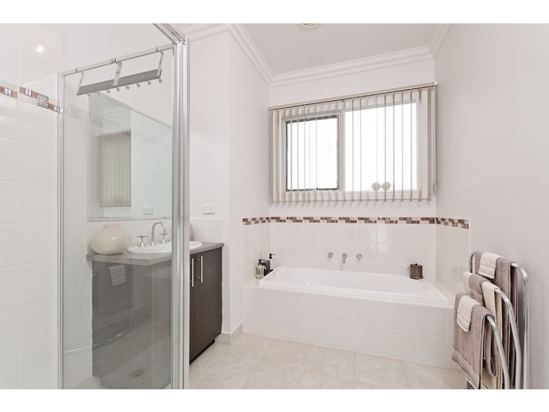 7 Parramatta Walk, Craigieburn VIC 3064