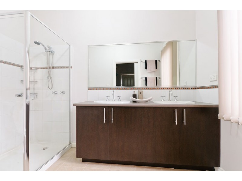 7 Parramatta Walk, Craigieburn VIC 3064