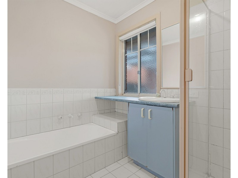 8 Brecon Nook, Craigieburn VIC 3064