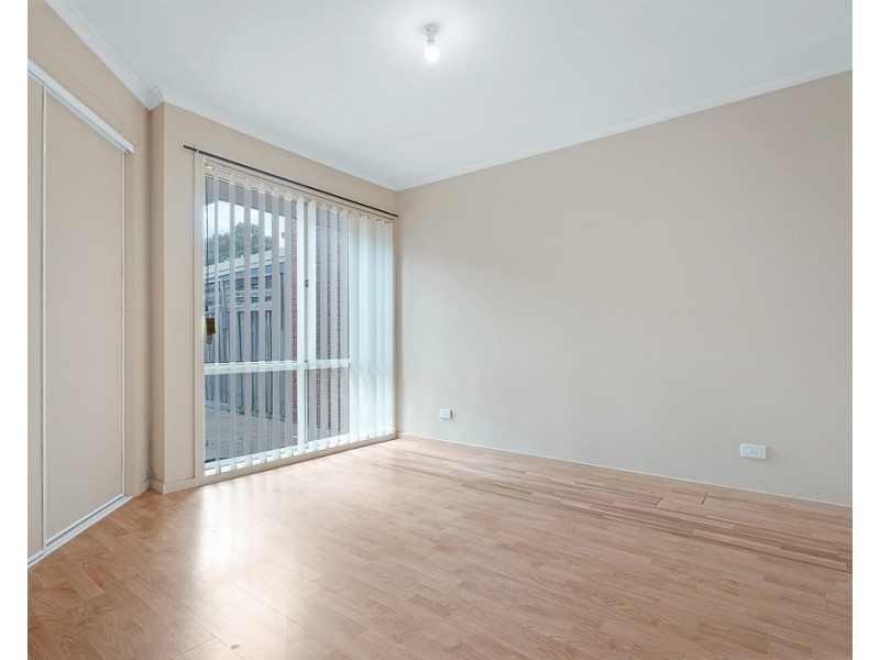 8 Brecon Nook, Craigieburn VIC 3064