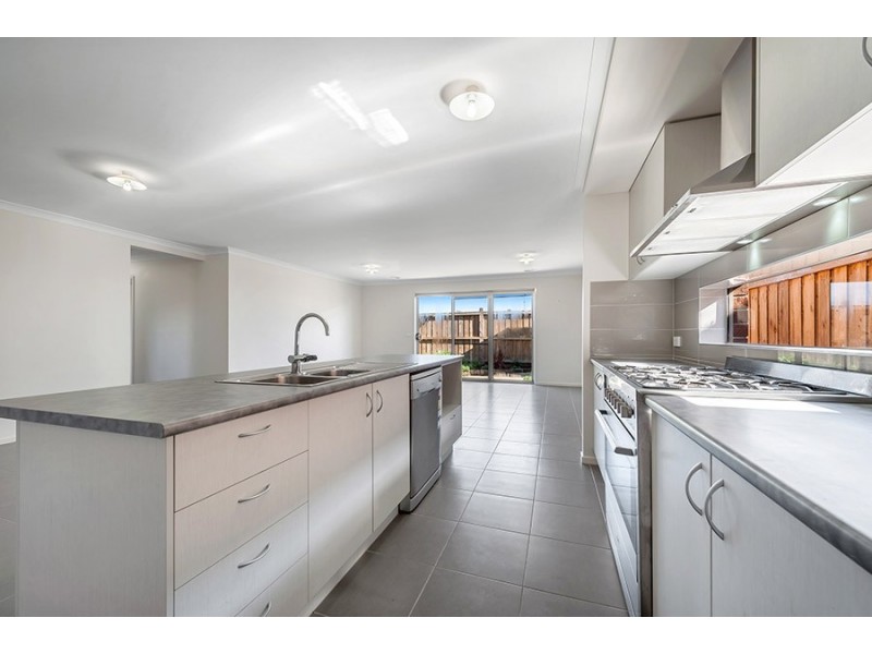 1 Selkirk Way, Mickleham VIC 3064