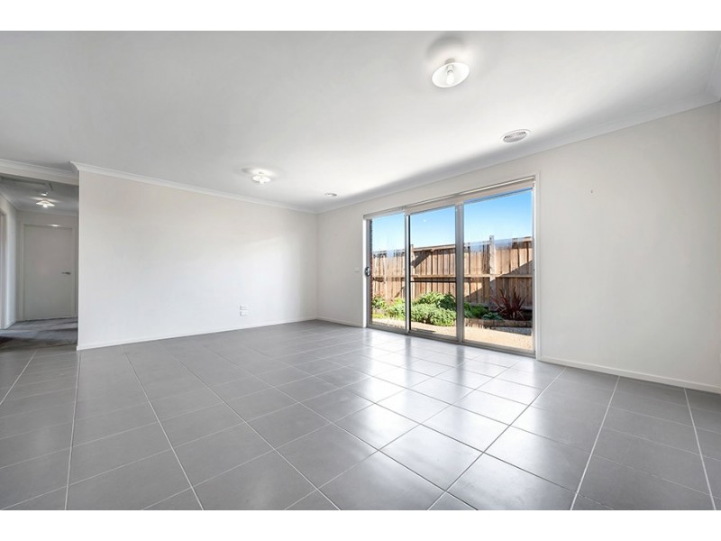 1 Selkirk Way, Mickleham VIC 3064