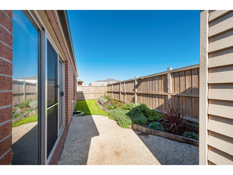 1 Selkirk Way, Mickleham VIC 3064