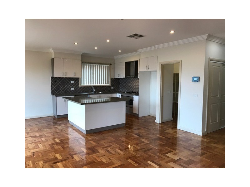 11 Olrig Grove, Craigieburn VIC 3064