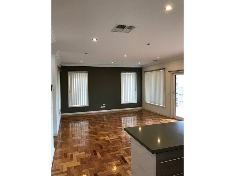 11 Olrig Grove, Craigieburn VIC 3064