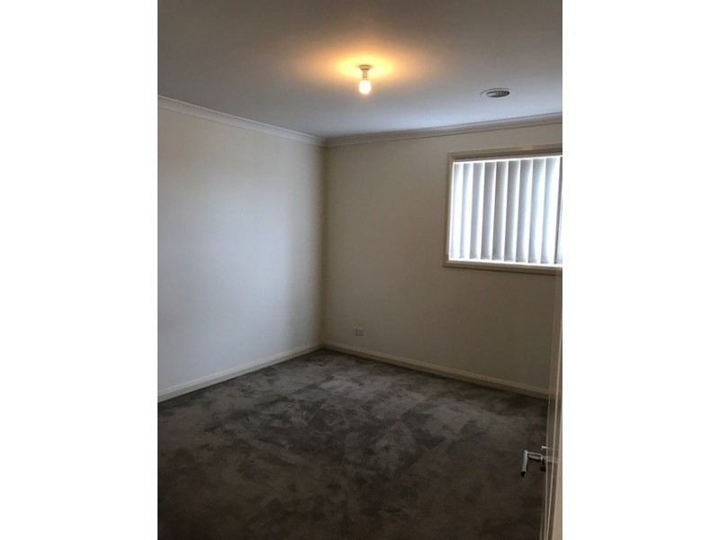 11 Olrig Grove, Craigieburn VIC 3064