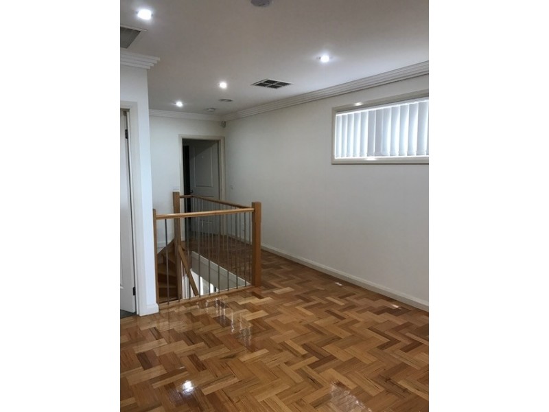 11 Olrig Grove, Craigieburn VIC 3064