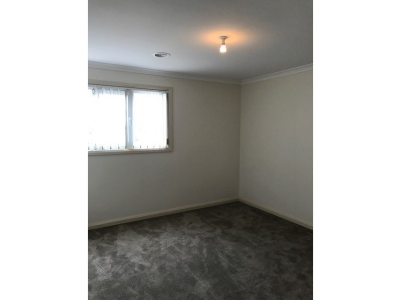 11 Olrig Grove, Craigieburn VIC 3064