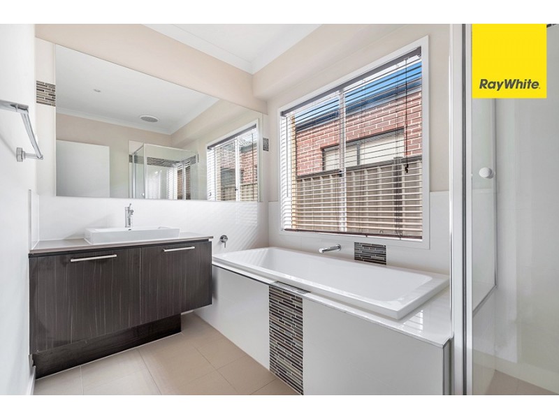 7 Moor Park Drive, Craigieburn VIC 3064