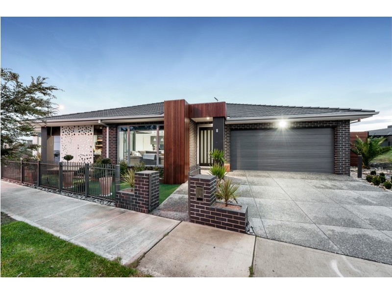 2 Gallantry Avenue, Craigieburn VIC 3064