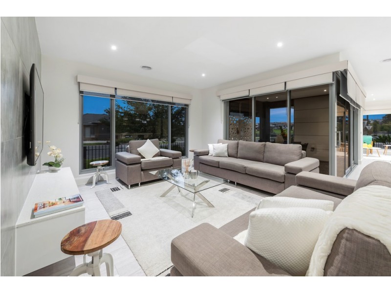 2 Gallantry Avenue, Craigieburn VIC 3064