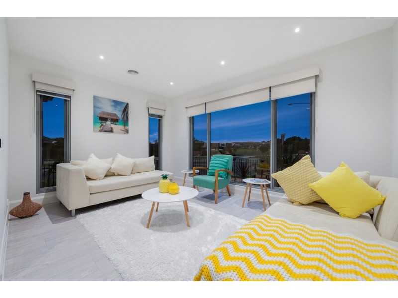 2 Gallantry Avenue, Craigieburn VIC 3064