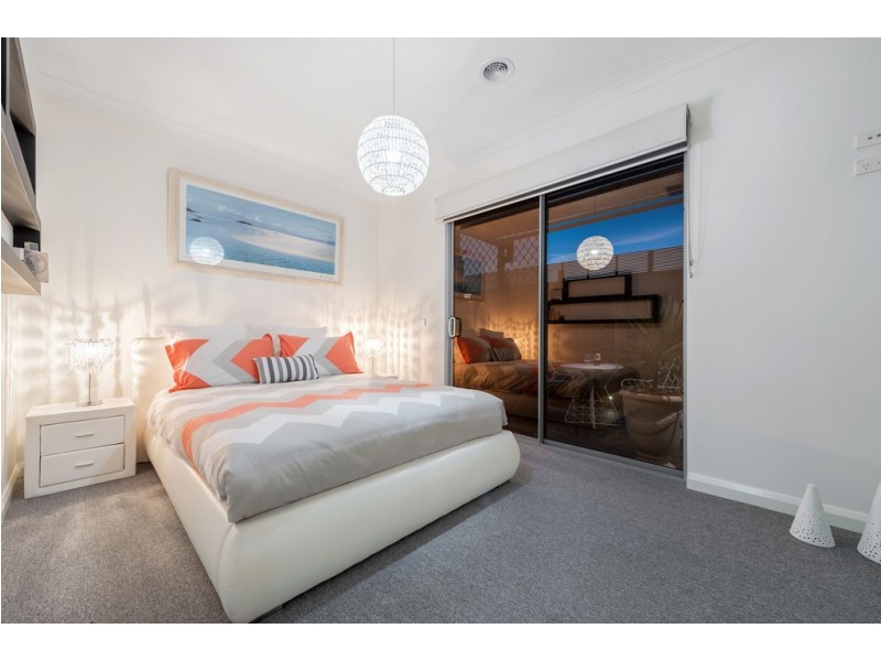 2 Gallantry Avenue, Craigieburn VIC 3064