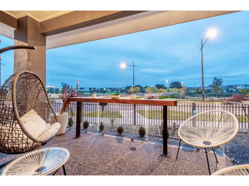 2 Gallantry Avenue, Craigieburn VIC 3064