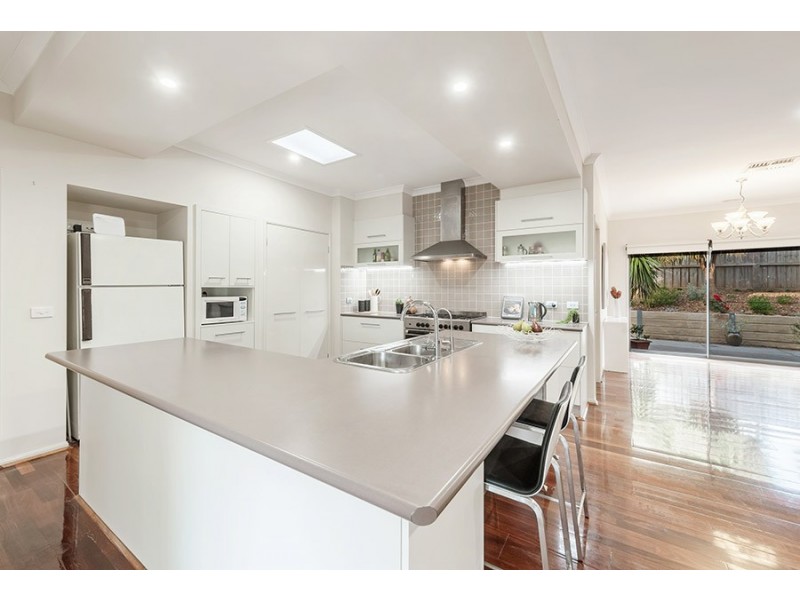 11 Eagleview Way, Craigieburn VIC 3064