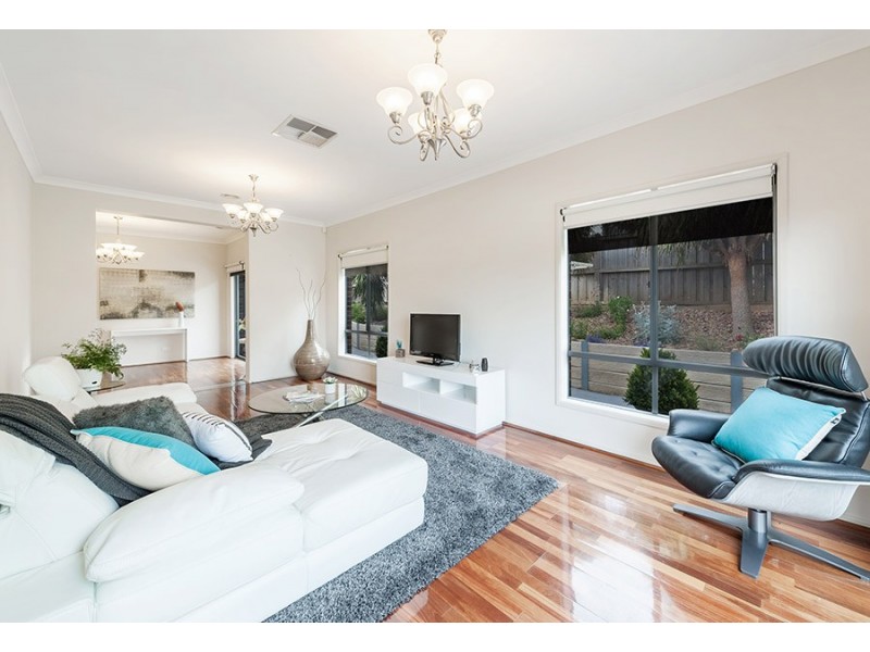 11 Eagleview Way, Craigieburn VIC 3064