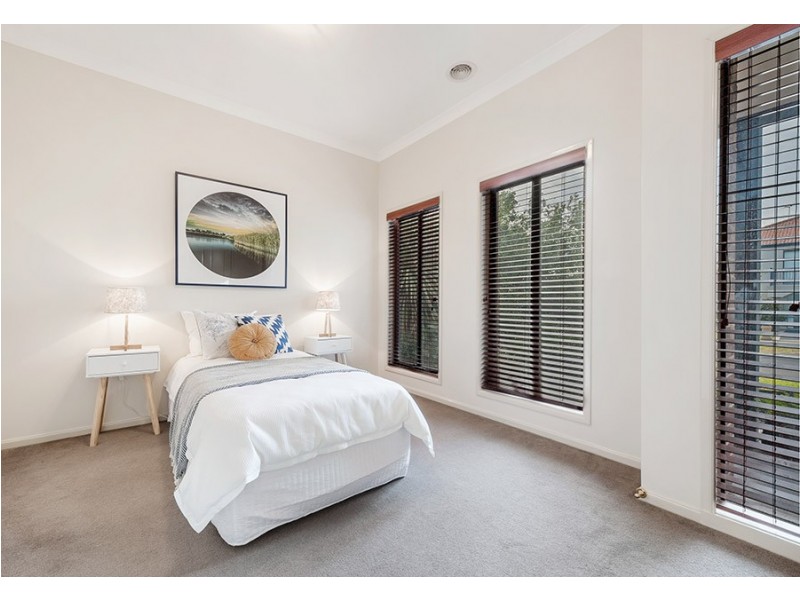 11 Eagleview Way, Craigieburn VIC 3064