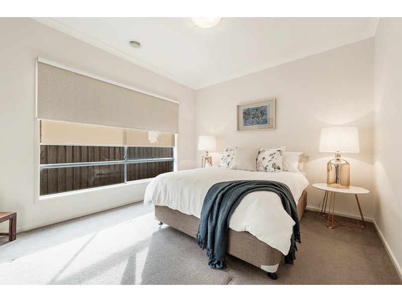 11 Eagleview Way, Craigieburn VIC 3064