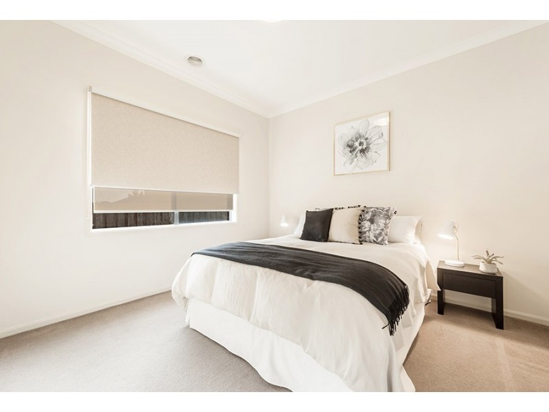 11 Eagleview Way, Craigieburn VIC 3064