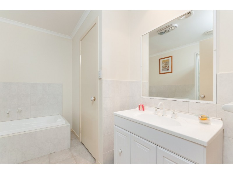 4/35 Hamilton Street, Craigieburn VIC 3064