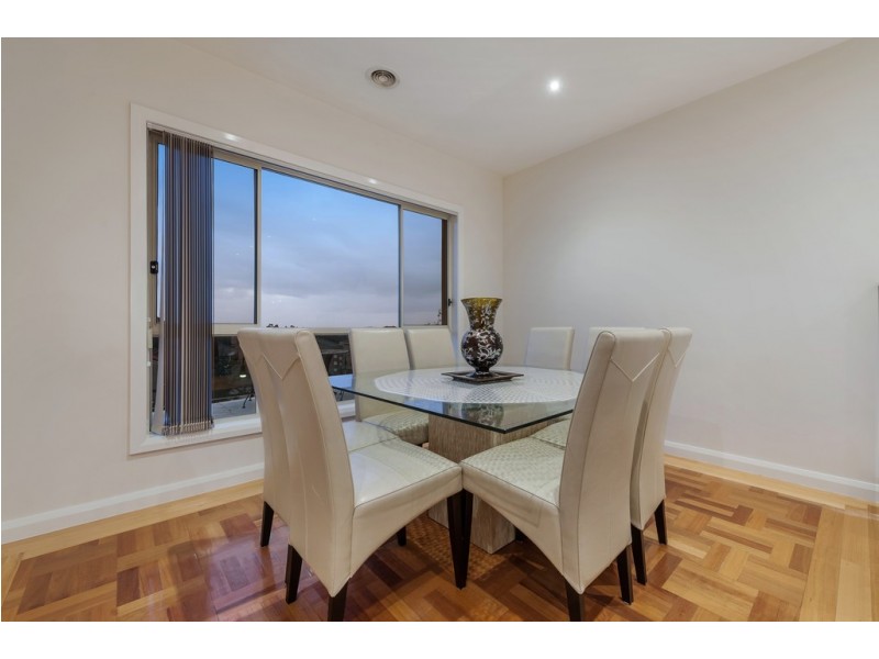 14 Thomas Street, Roxburgh Park VIC 3064