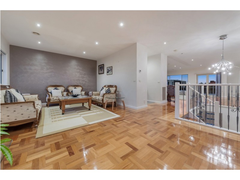 14 Thomas Street, Roxburgh Park VIC 3064