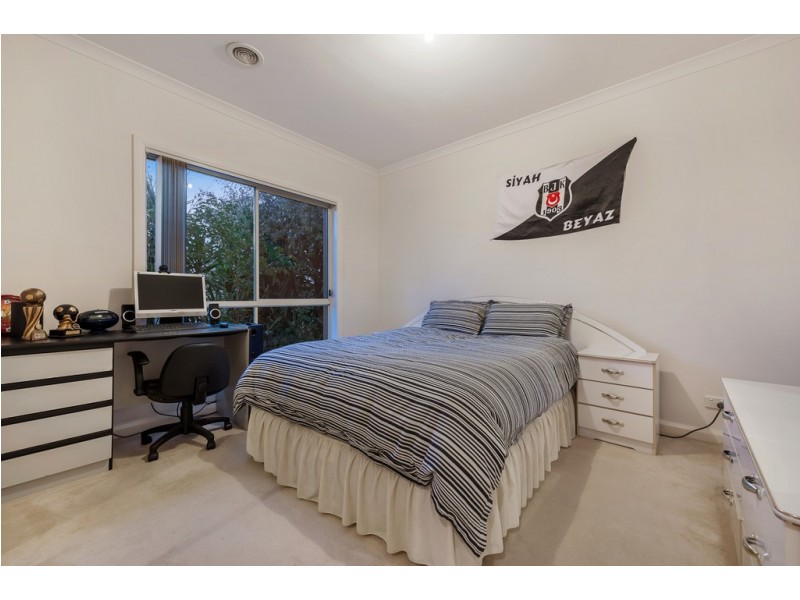 14 Thomas Street, Roxburgh Park VIC 3064