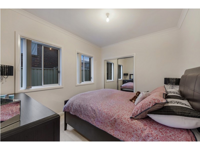 14 Thomas Street, Roxburgh Park VIC 3064