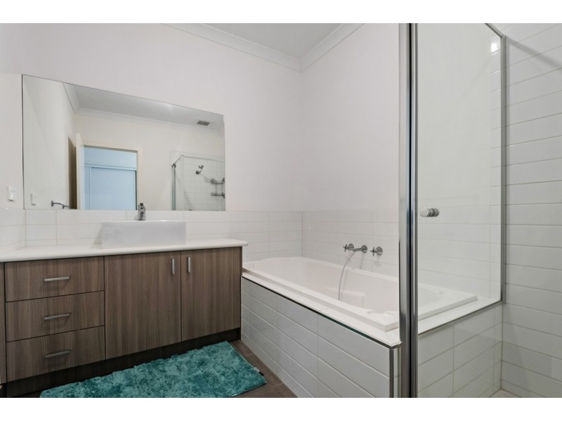 13/38 Mallard Circuit, Craigieburn VIC 3064