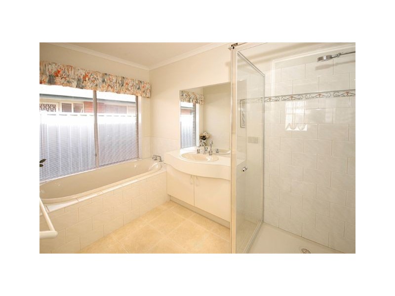 13 Jacarandah Place, Craigieburn VIC 3064