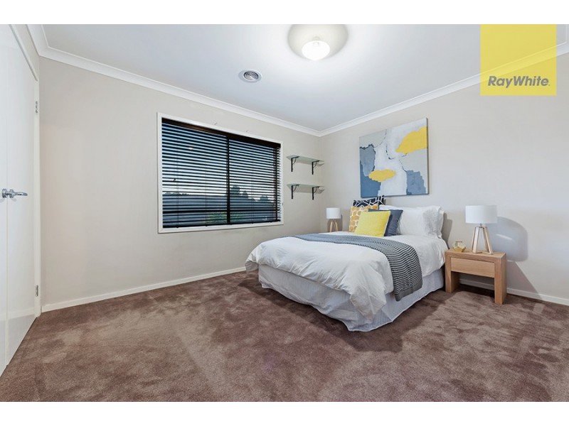 24 Paringa Avenue, South Morang VIC 3752