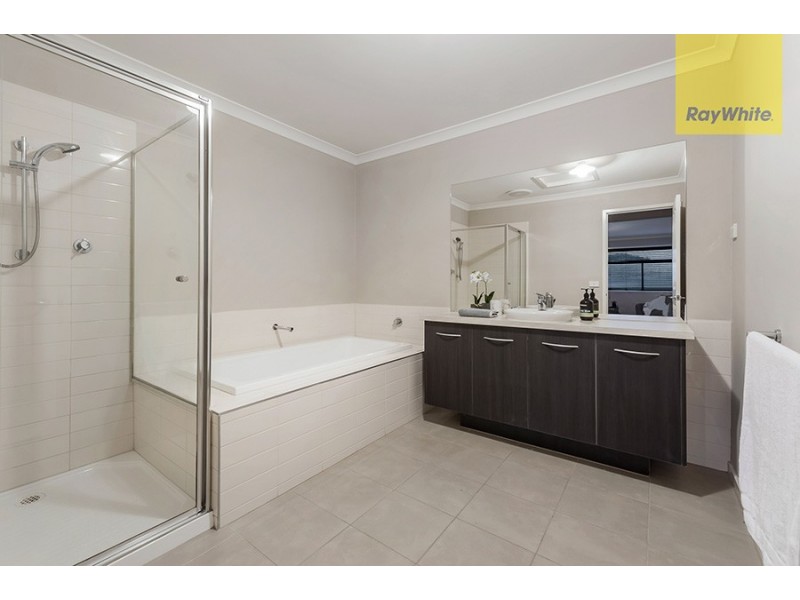 24 Paringa Avenue, South Morang VIC 3752